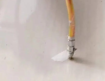 开福瓷砖空鼓维修公司专业解答在瓷砖铺贴过程中，如果使用的砂料过粗（如全部使用了粗砂），可能会导致以下问题